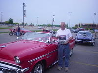 Chuck's beautiful 54 Ford wins the coveted SnS Crusers Choice prize.