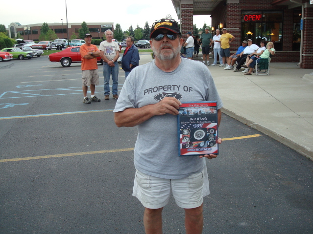 Dan Szlaga awarded Best Wheels plaque