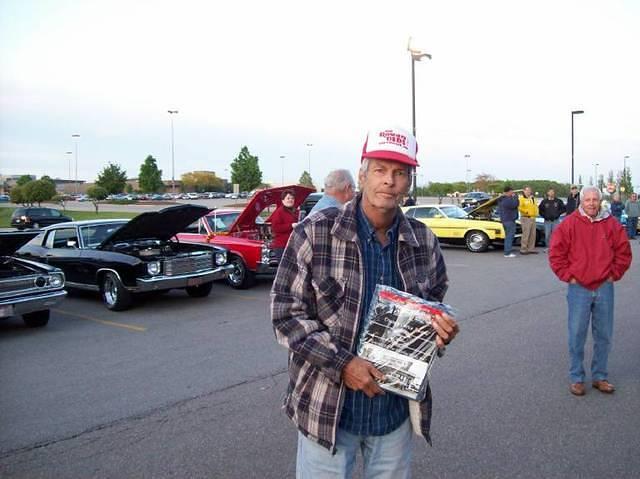 Jerry Stover wins the prized SnS Cruzers Choice award for his beautiful Olds 98 Convertible