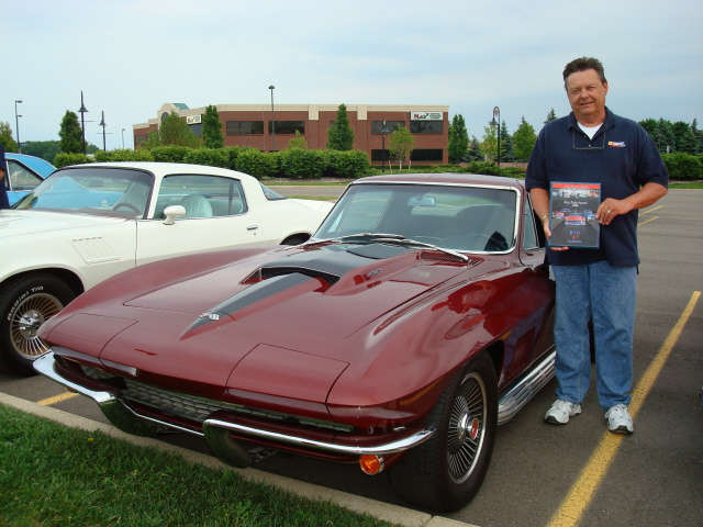 Best Paint goes to Jerry Meyers' sharp 67 Vette