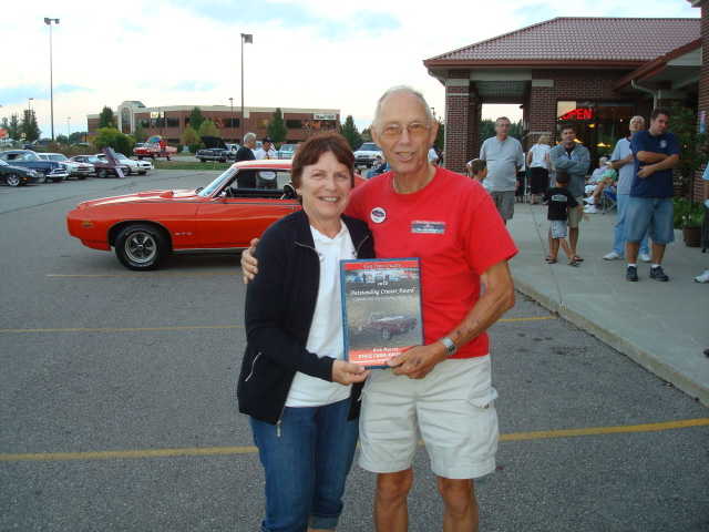 State Farm Outstanding Cruiser award for Paul & Martha Hendrickson